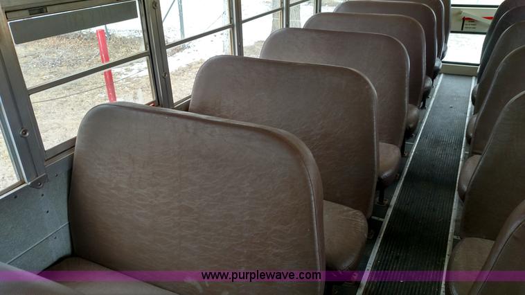 image for item L6701 1998 Ford B800 school bus