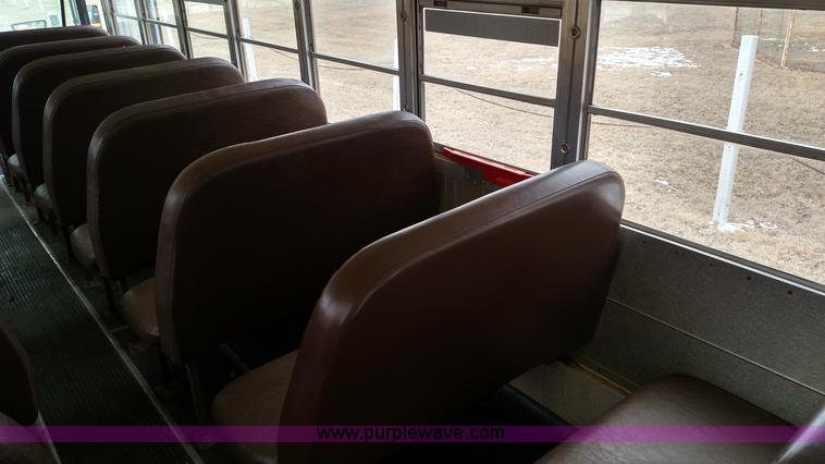 image for item L6701 1998 Ford B800 school bus