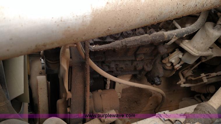 image for item L6701 1998 Ford B800 school bus