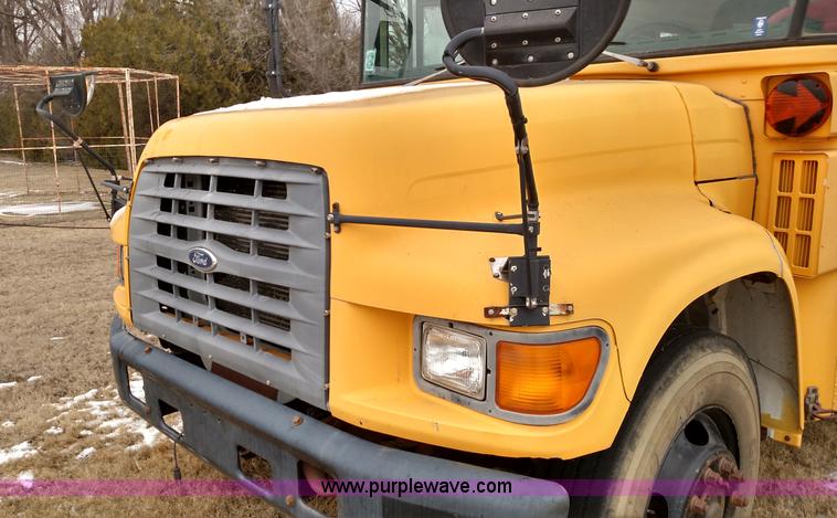 image for item L6701 1998 Ford B800 school bus