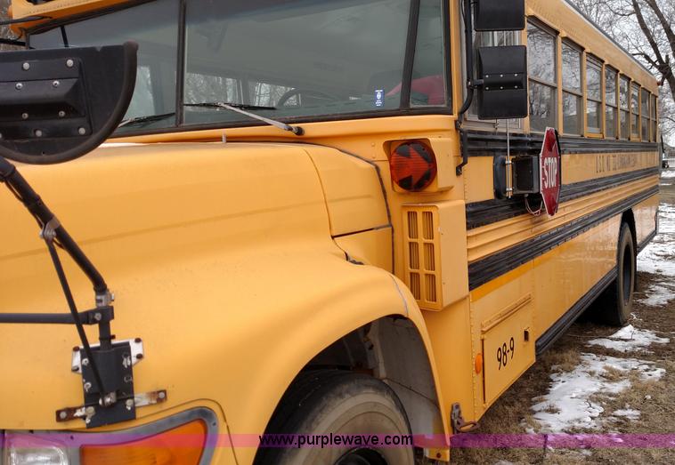 image for item L6701 1998 Ford B800 school bus