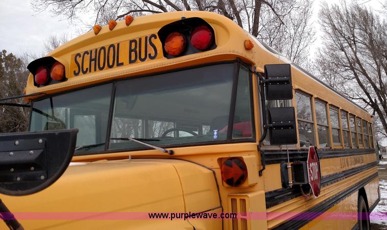 image for item L6701 1998 Ford B800 school bus