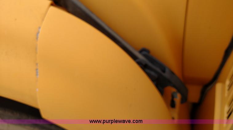 image for item L6701 1998 Ford B800 school bus