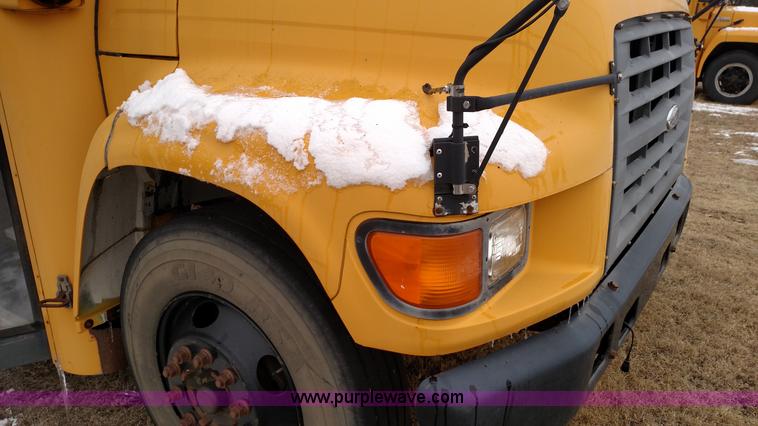 image for item L6701 1998 Ford B800 school bus