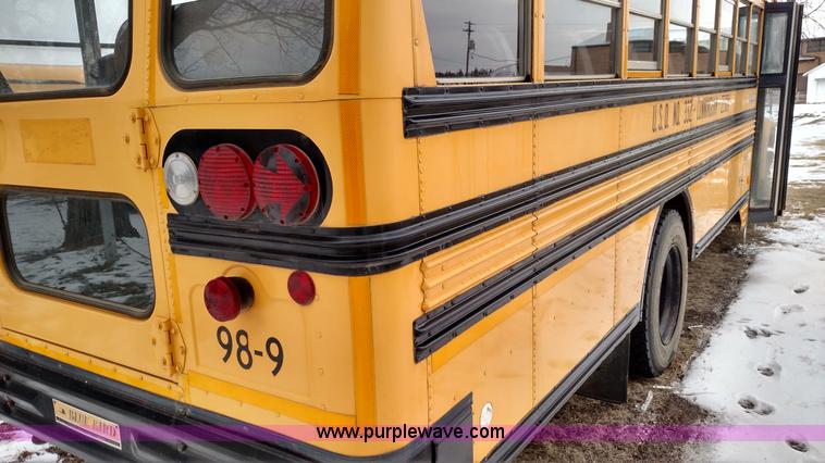 image for item L6701 1998 Ford B800 school bus