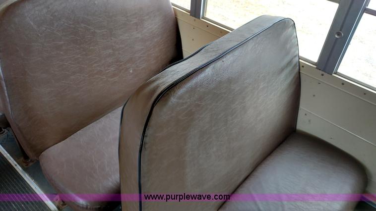 image for item L6702 1994 Ford B700 school bus