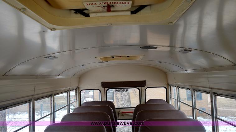 image for item L6702 1994 Ford B700 school bus