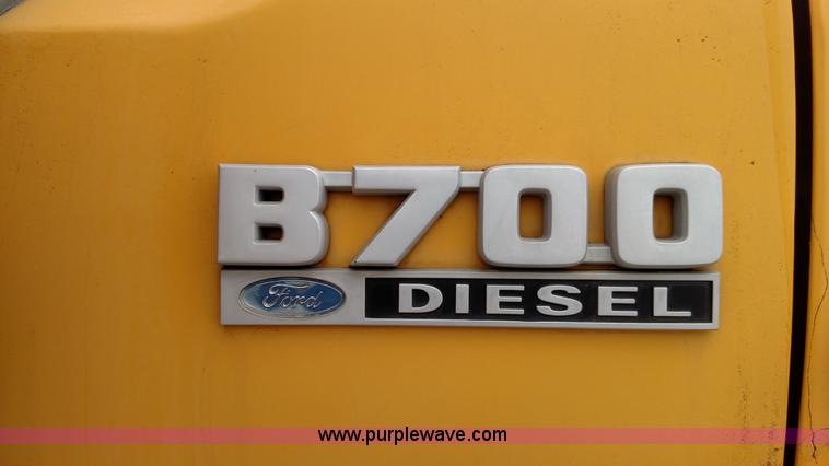 image for item L6702 1994 Ford B700 school bus