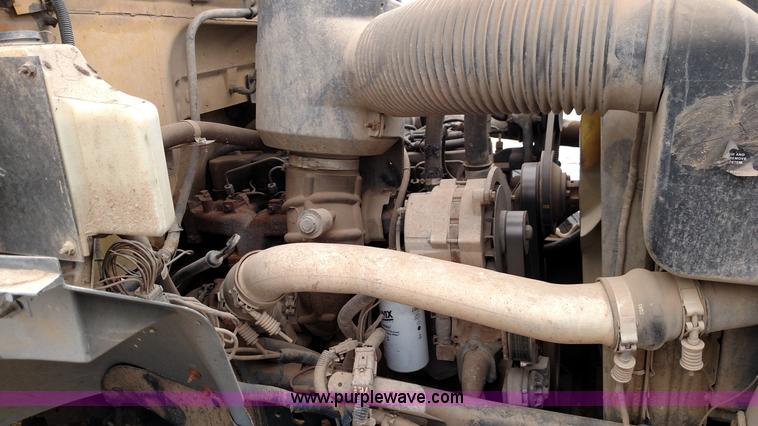 image for item L6702 1994 Ford B700 school bus