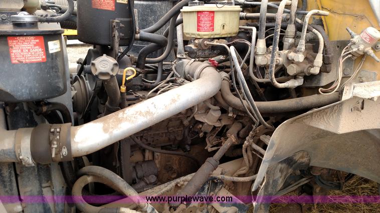 image for item L6702 1994 Ford B700 school bus