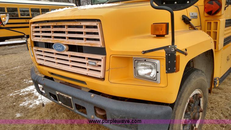image for item L6702 1994 Ford B700 school bus