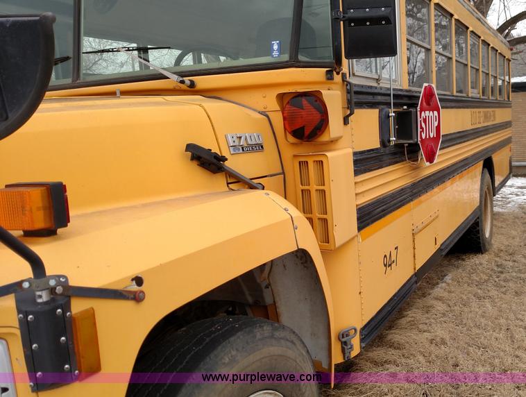 image for item L6702 1994 Ford B700 school bus