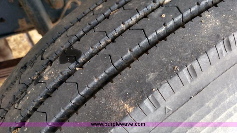 image for item L6702 1994 Ford B700 school bus