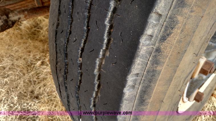 image for item L6702 1994 Ford B700 school bus