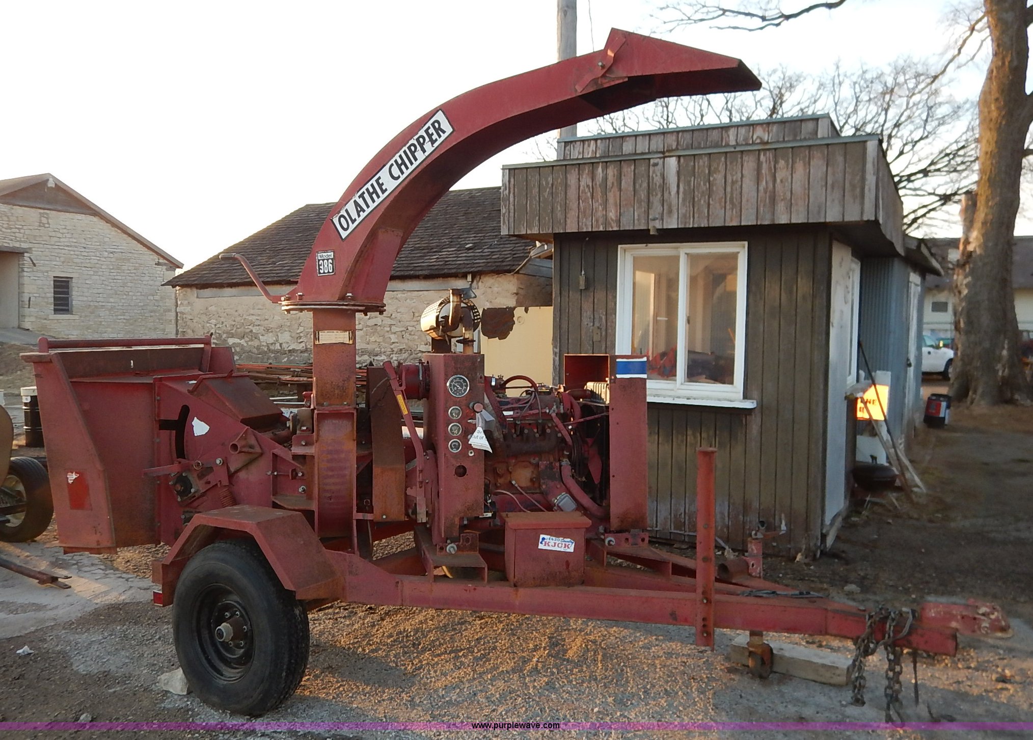 Olathe 986 wood chipper in Manhattan, KS Item AV9505 sold Purple Wave