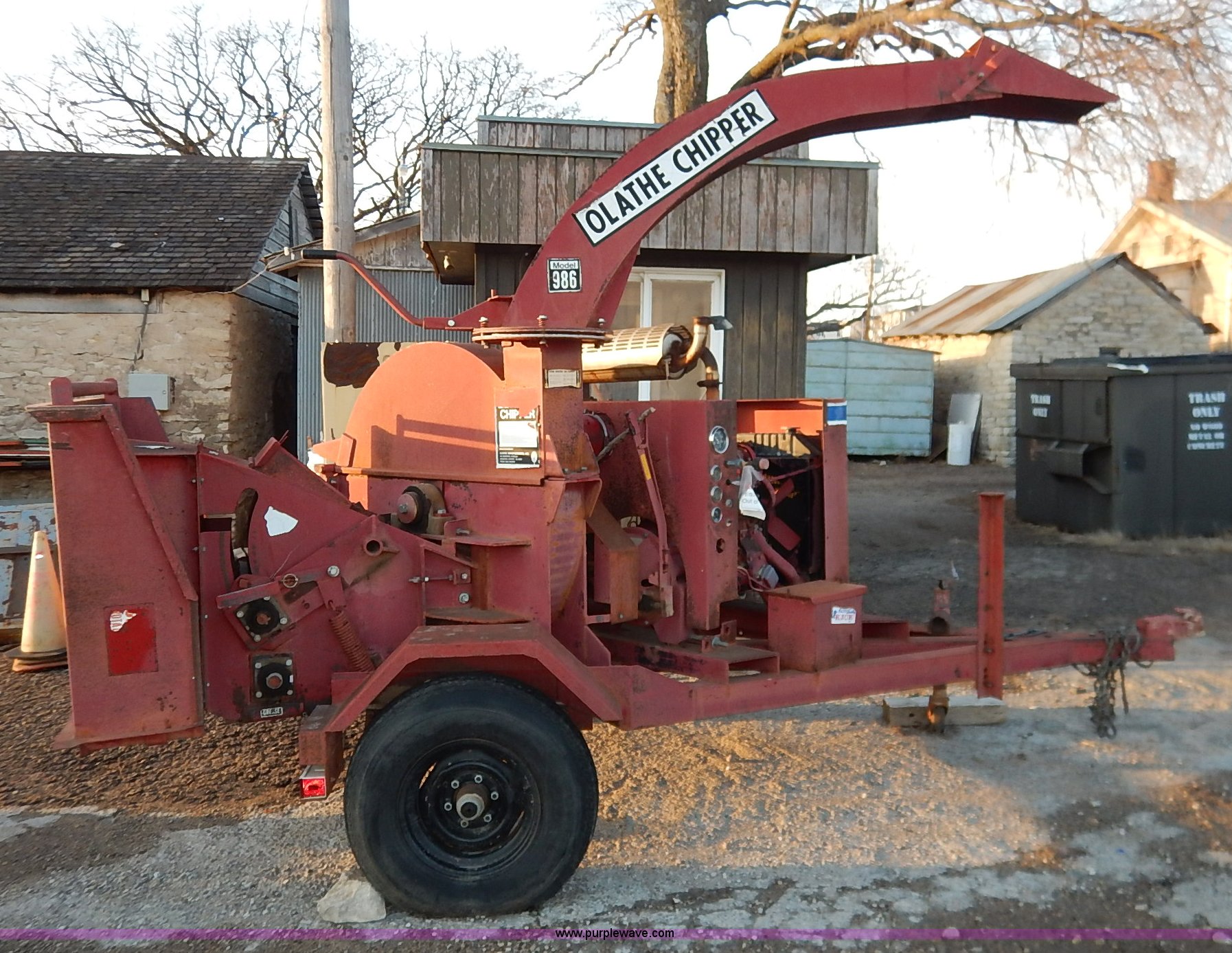 Olathe 986 wood chipper in Manhattan, KS Item AV9505 sold Purple Wave