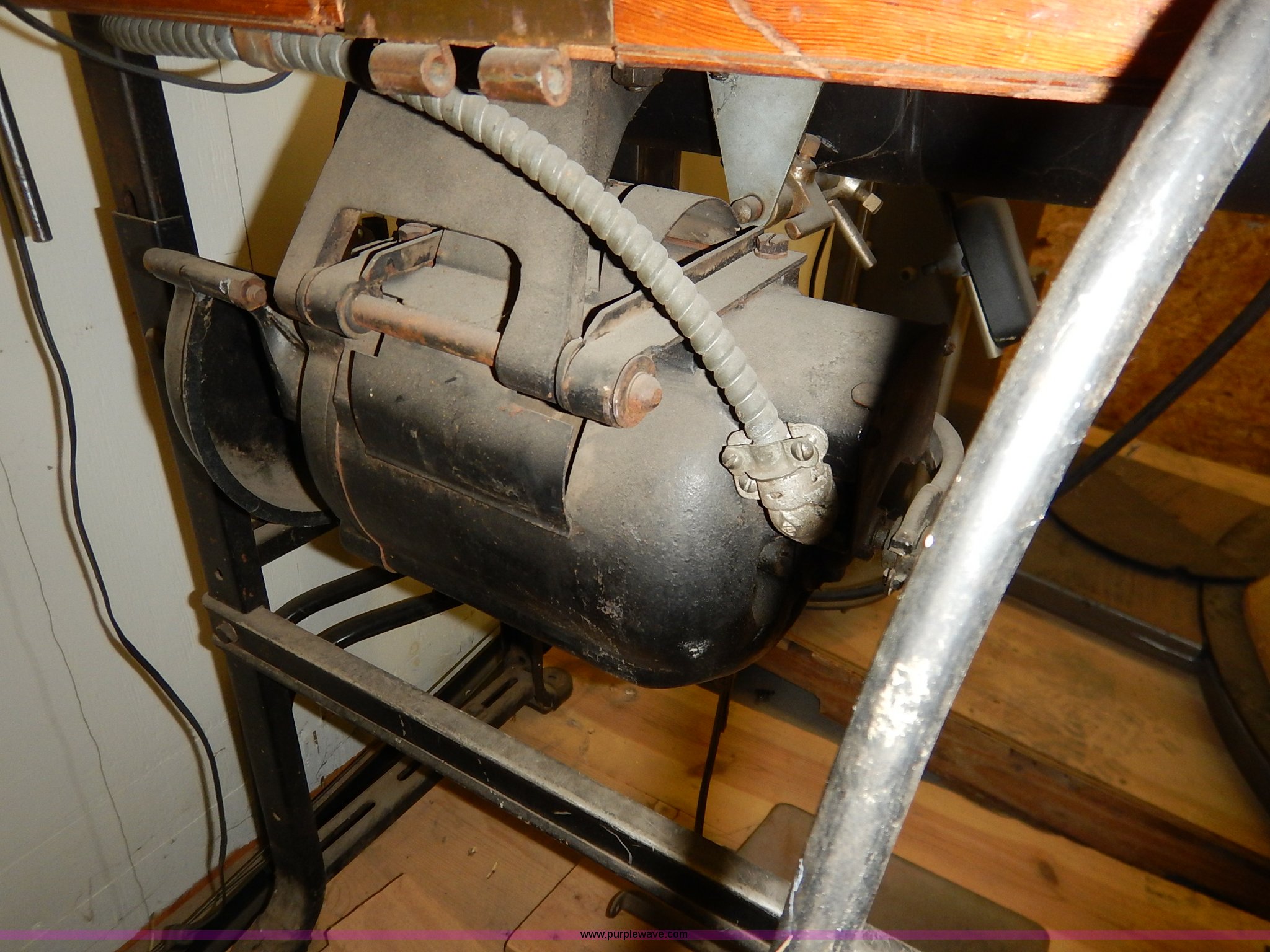 Chandler Industrial sewing machine in Manhattan, KS Item AV9545 sold