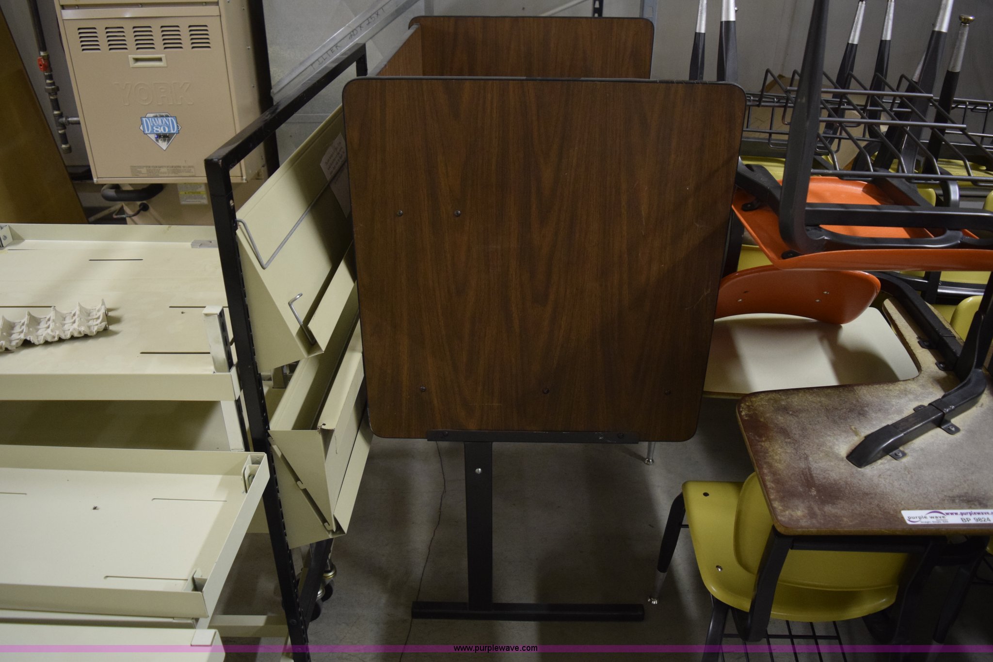 Assorted furniture in McPherson, KS Item BP9824 sold Purple Wave