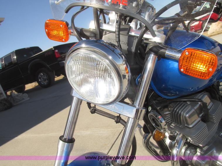 image for item AV9215 2009 Honda Rebel CMX250C motorcycle