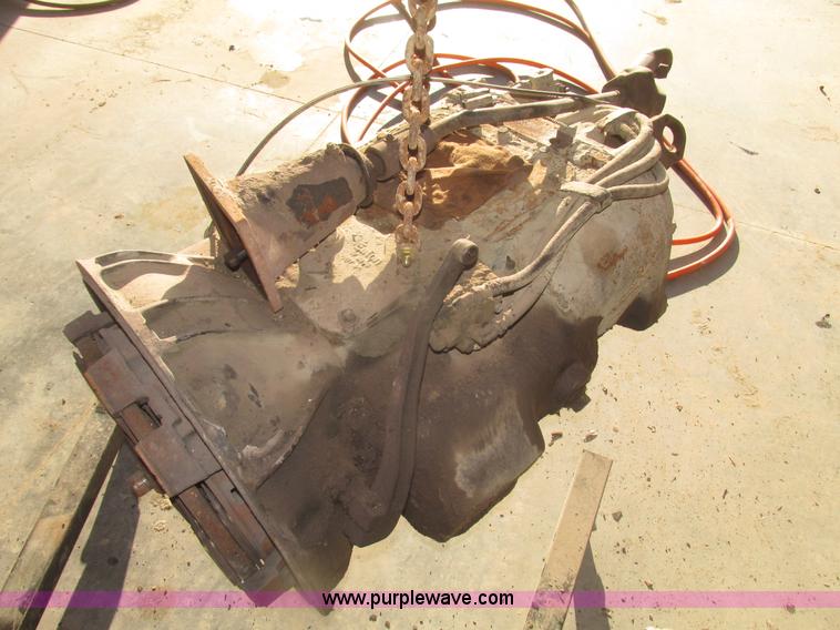 image for item AV9217 Eaton Fuller nine speed manual transmission