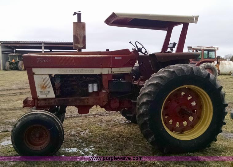 image for item AX9473 1972 International 1066 Turbo tractor