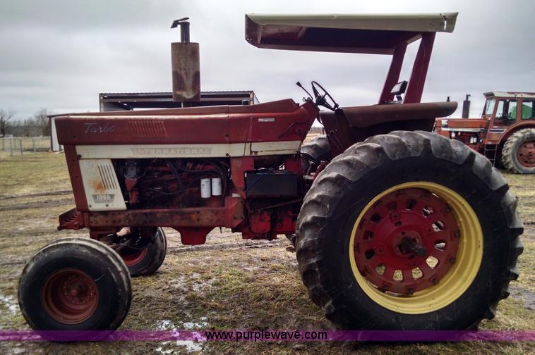 image for item AX9473 1972 International 1066 Turbo tractor