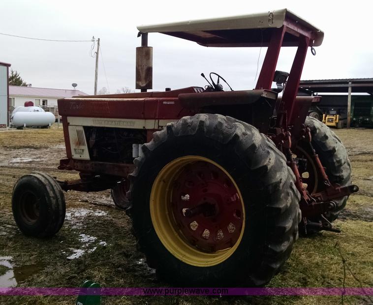 image for item AX9473 1972 International 1066 Turbo tractor