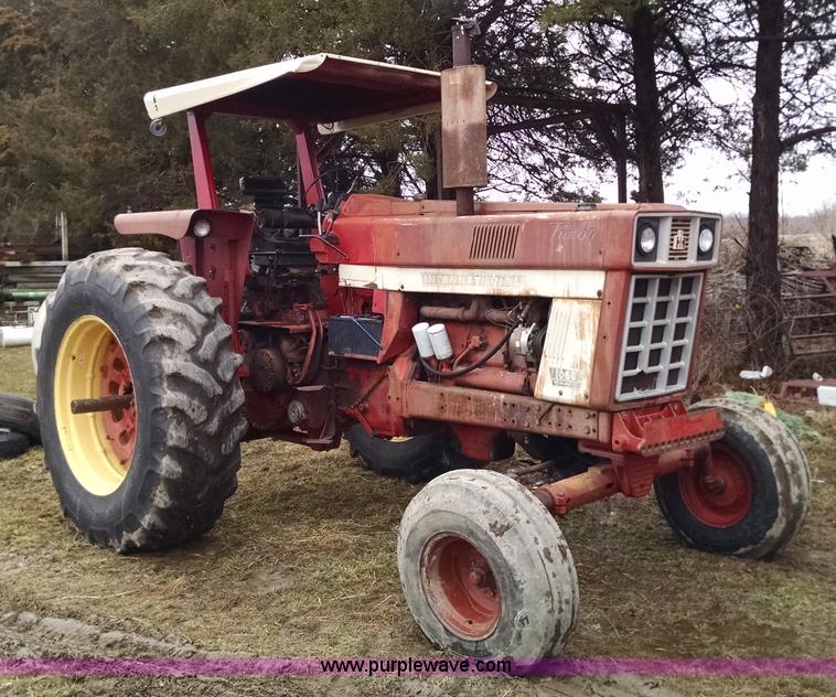 image for item AX9473 1972 International 1066 Turbo tractor