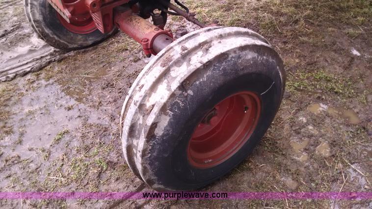 image for item AX9473 1972 International 1066 Turbo tractor