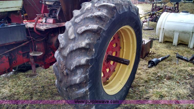 image for item AX9473 1972 International 1066 Turbo tractor