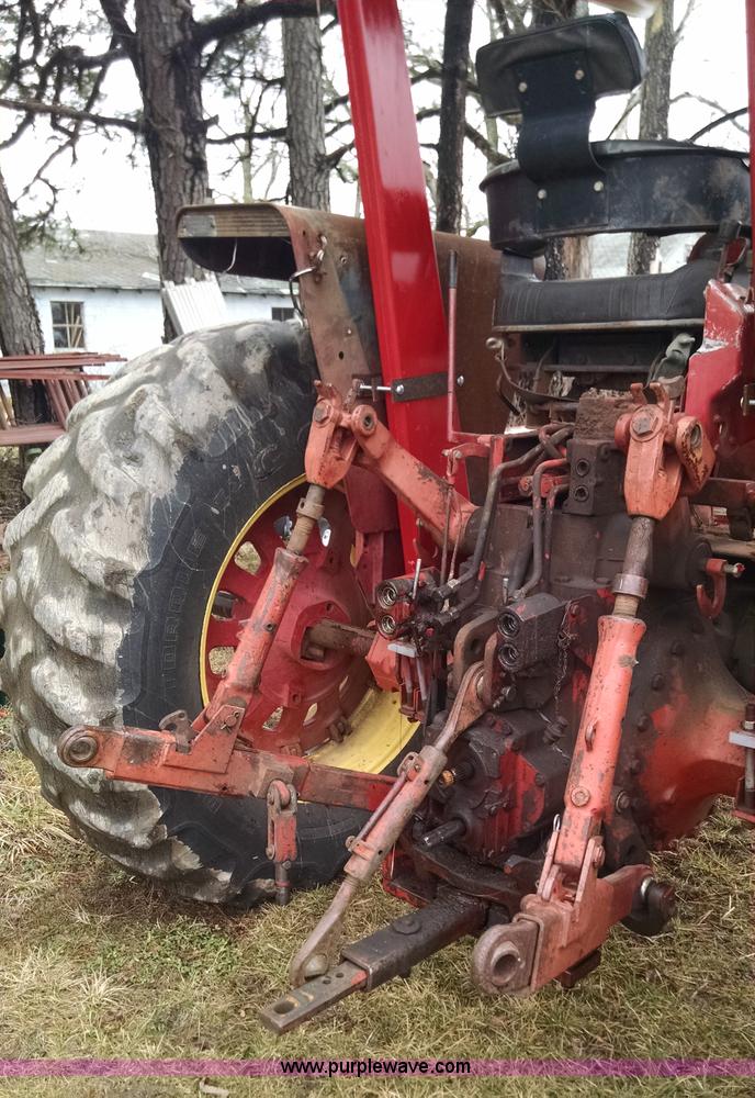 image for item AX9473 1972 International 1066 Turbo tractor