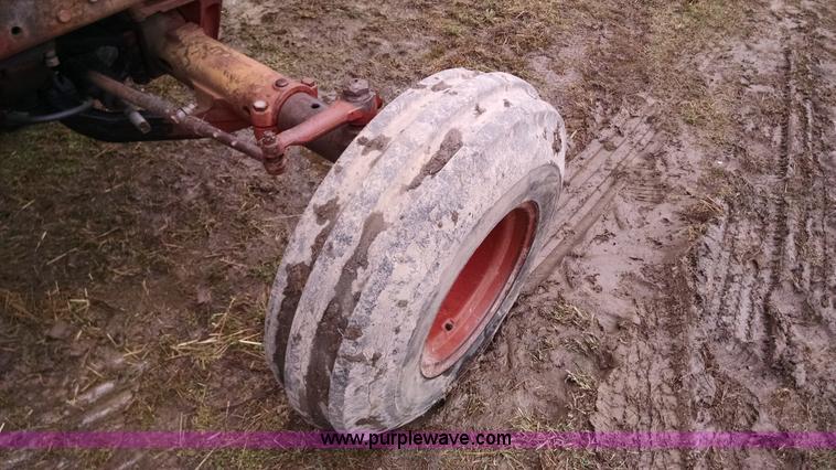 image for item AX9473 1972 International 1066 Turbo tractor