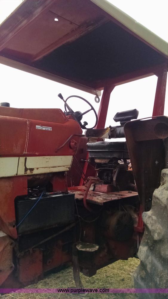 image for item AX9473 1972 International 1066 Turbo tractor