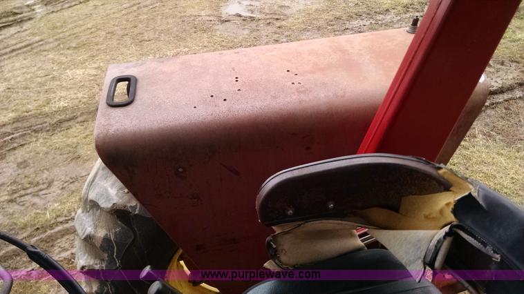 image for item AX9473 1972 International 1066 Turbo tractor