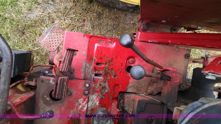 image for item AX9473 1972 International 1066 Turbo tractor