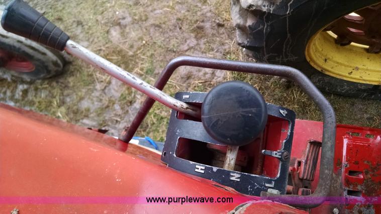 image for item AX9473 1972 International 1066 Turbo tractor