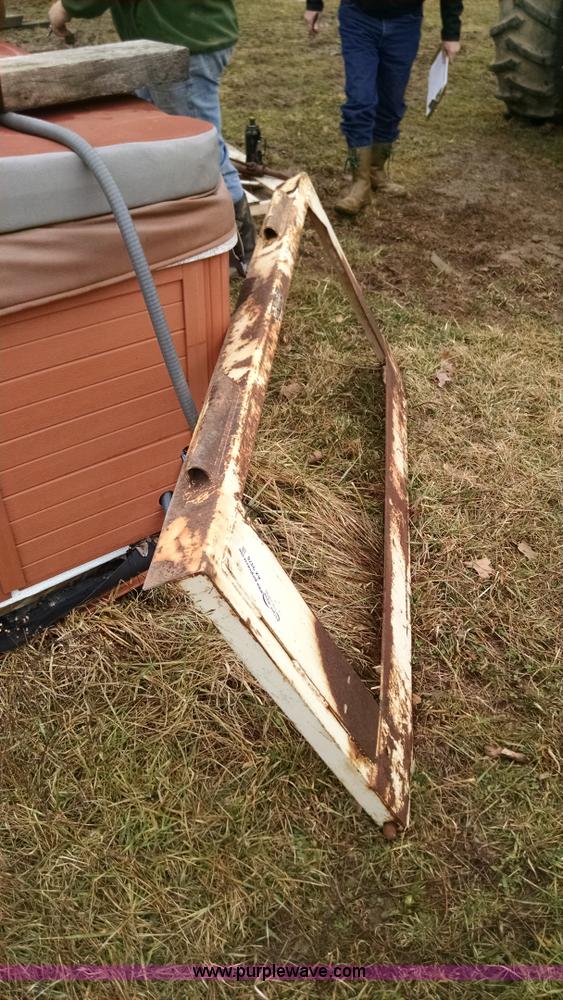 Bish combine head adapter in Lebanon, MO Item AX9478 sold Purple Wave