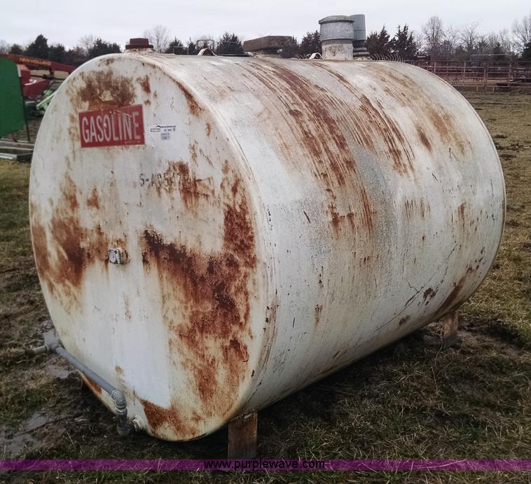 image for item AX9481 1,000 gallon fuel tank