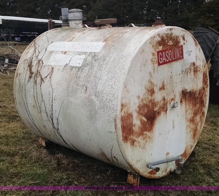 image for item AX9481 1,000 gallon fuel tank