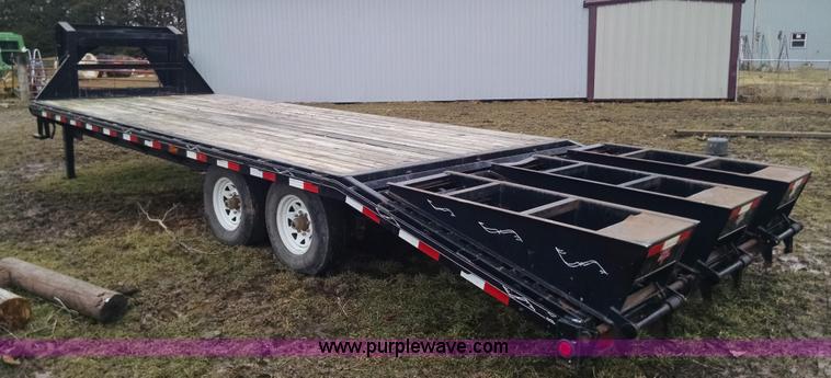 image for item AX9483 2007 PJ gooseneck trailer