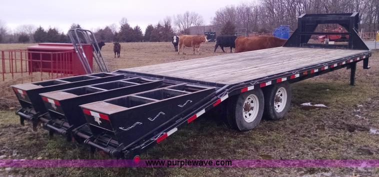 image for item AX9483 2007 PJ gooseneck trailer