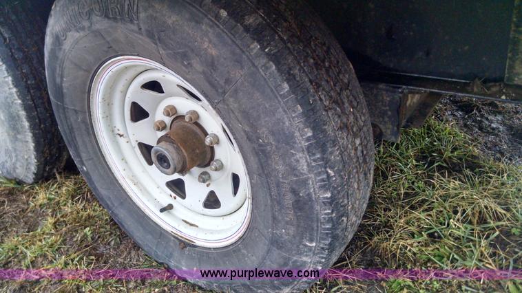 image for item AX9483 2007 PJ gooseneck trailer