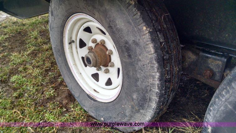 image for item AX9483 2007 PJ gooseneck trailer