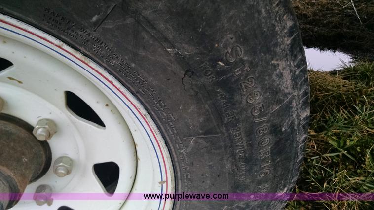 image for item AX9483 2007 PJ gooseneck trailer