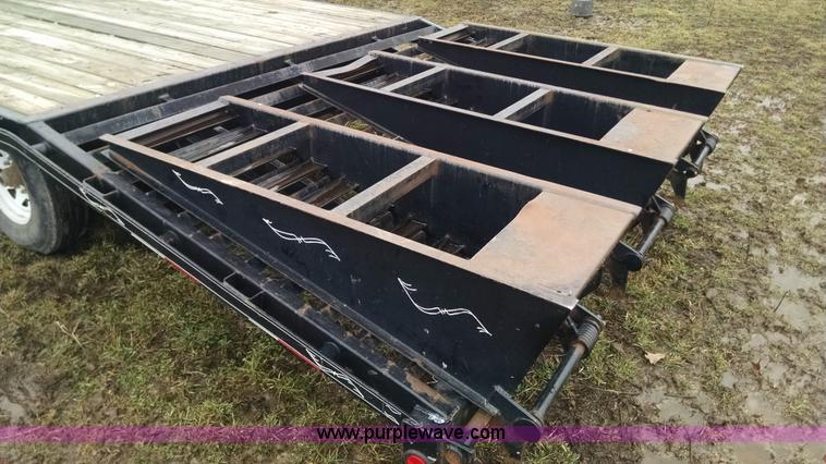 image for item AX9483 2007 PJ gooseneck trailer