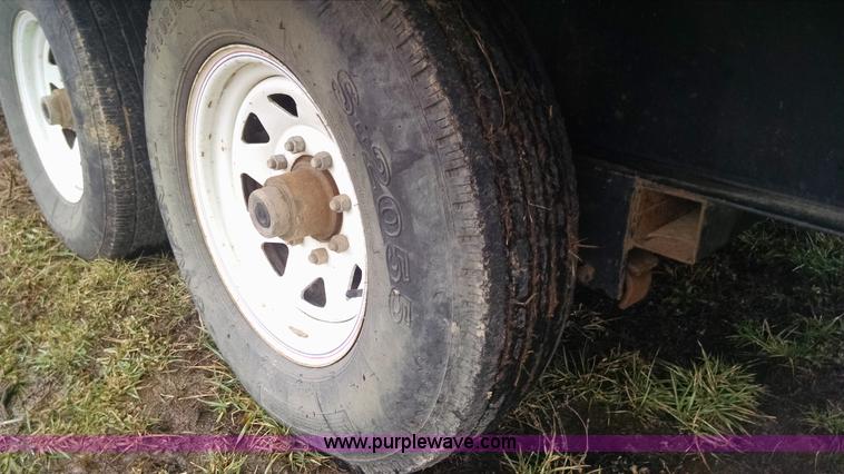 image for item AX9483 2007 PJ gooseneck trailer