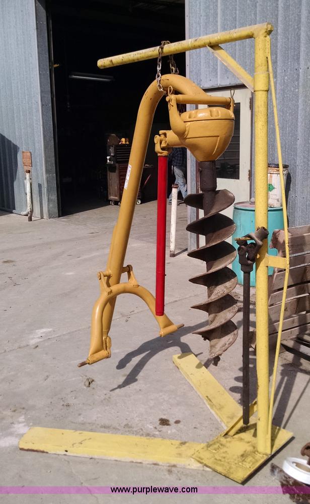 image for item AY9494 Danuser three point auger