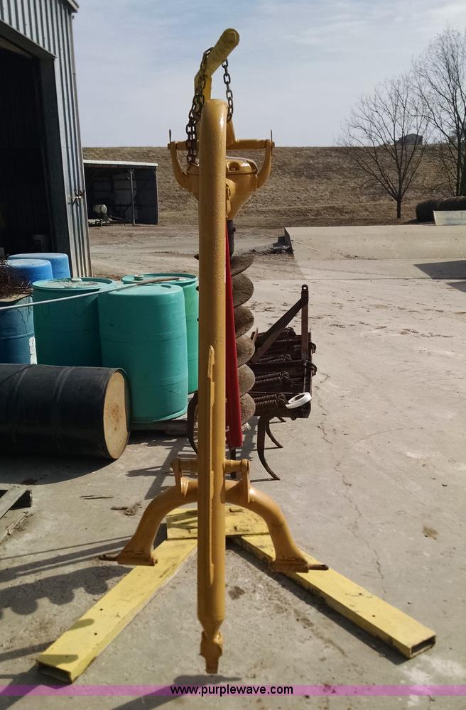 image for item AY9494 Danuser three point auger