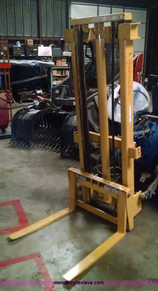 image for item AY9495 Century forklift attachment