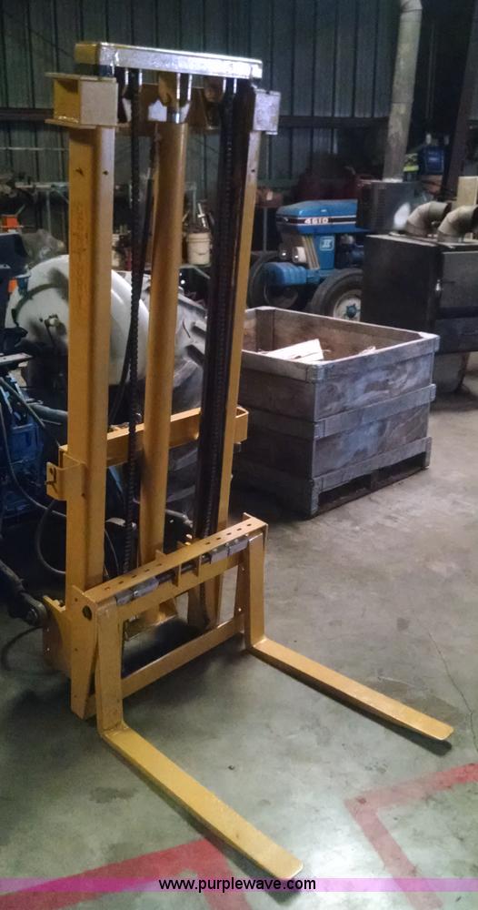 image for item AY9495 Century forklift attachment